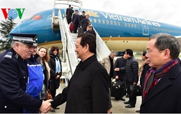 Hình ảnh Thủ tướng Nguyễn Tấn Dũng tới Paris