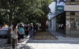 Toàn bộ các ngân hàng Hy Lạp đóng cửa