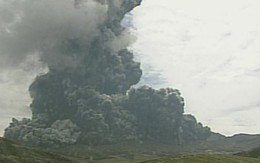 Núi lửa lớn nhất Nhật Bản đột ngột “thức giấc“