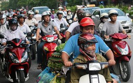 “Băn khoăn” dừng thu phí xe máy: Chính phủ lên tiếng