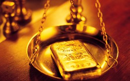 Ném tiền vào vàng: Mọi hướng nhìn đều thấy rủi ro