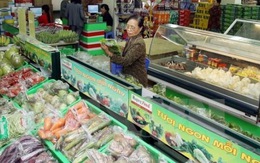 Hà Nội: Giá hàng hóa thiết yếu ngày Tết tăng cao