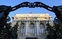 Ngân hàng Nga bán 76 tỉ đô hỗ trợ đồng ruble