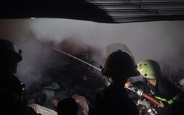 Cháy lớn tại xưởng sản xuất nệm mút ở Thành phố Hồ Chí Minh