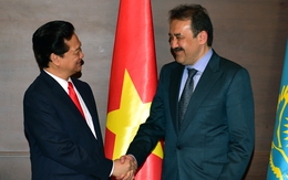 Thủ tướng gặp người đứng đầu Chính phủ Kazakhstan, Kyrgyzstan