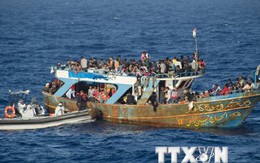 Italy cứu hơn 4.450 người di cư lênh đênh trên các con thuyền