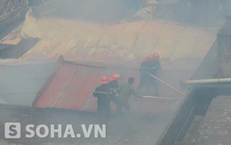 Hà Nội: 7 xe cứu hỏa dập đám cháy tại Công ty in Thống Nhất