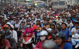 Chính phủ nhất trí đề xuất tạm dừng thu phí sử dụng đường bộ với xe máy