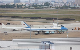 Dàn chuyên cơ chuẩn bị đưa Tổng thống Obama đi Nhật