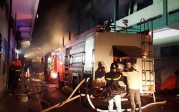 Sau tiếng nổ, hơn 3.000 m2 công ty giày cháy rụi