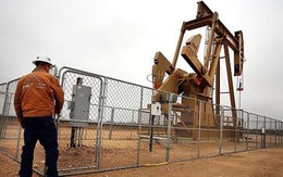 Giá dầu tiếp tục vượt đỉnh 4 tháng sau số liệu trữ lượng giảm bất ngờ