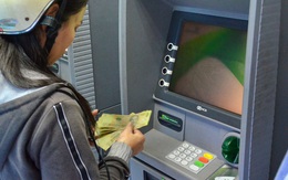 Nhiều ATM chưa nâng hạn mức rút tiền