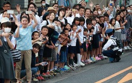 Ở Nhật, người dân cũng xếp hàng và háo hức đón chờ Tổng thống Obama
