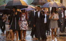 Obama dạo phố cổ Havana dưới mưa