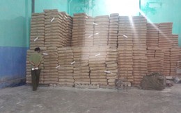 TP.HCM: Phát hiện hơn 5.000 bao bột mì hết hạn sử dụng