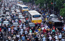 Hà Nội: Cấm xe máy thì dân đi bằng gì?