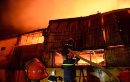 Hà Nội: Cháy dữ dội tại khu công nghiệp La Phù