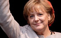 Bà Angela Merkel bị chỉ trích vì "mất hút" sau vụ xả súng