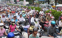 Cấm xe máy tại Hà Nội: Phải tính phương án dân đi lại bằng gì?