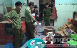 Bà chủ mua hoá chất ở chợ Kim Biên, mang về chế biến bánh in