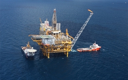 Giá dầu thô sẽ hồi phục vào giữa năm 2016?