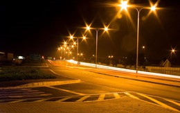 Đề xuất chi gần 50 tỷ thí điểm lắp 300 đèn năng lượng mặt trời trên quốc lộ