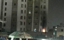 Cháy chung cư, nhiều người tháo chạy