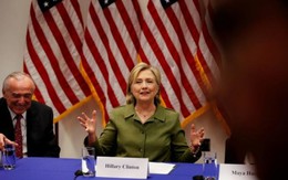 Bà Clinton mệt với 14.900 email