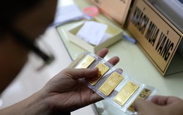 Giá vàng giảm mạnh, chênh lệch với thế giới lên hơn 5 triệu đồng mỗi lượng