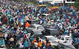 Hành khách chen chúc ở các bến xe rời Hà Nội về nghỉ lễ