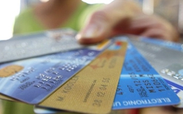 Trẻ 6 tuổi đã được sử dụng thẻ ngân hàng: Lợi bất cập hại?