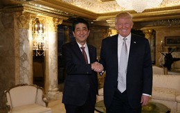 Cận cảnh cuộc gặp giữa Donald Trump và Thủ tướng Nhật Bản trong căn hộ dát vàng