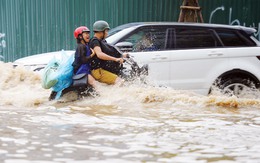 Ô tô ngập nước, cư dân khu đô thị mới thiệt hại tiền tỷ
