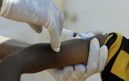 Uganda phạt tù cha mẹ không cho con tiêm vắc xin