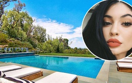 19 tuổi, Kylie Jenner đã mua được biệt thự thứ 4 đắt hơn cả nhà Selena và Miley