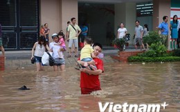 Hà Nội khẩn trương khắc phục ngập úng sau mưa lớn đột biến