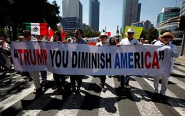 Người Mexico biểu tình rầm rộ phản đối Tổng thống Trump