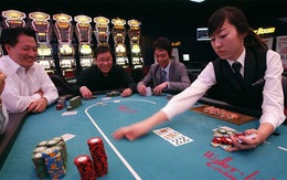 Muốn vào casino tại Việt Nam, người Việt phải từ 21 tuổi, thu nhập trên 10 triệu đồng/tháng và trả 1 triệu đồng vé vào cửa