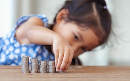 Chuyên gia tài chính dạy con bài học về tiền bạc ngay từ khi còn nhỏ như thế nào?
