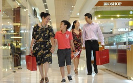 Thẻ tín dụng ở Việt Nam: Thanh niên dùng để mua sắm online, còn trung niên thích quẹt ở trung tâm thương mại