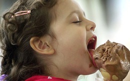 Phát hiện sốc: Thường xuyên ăn kem, uống nước có ga, trẻ dễ mắc căn bệnh nguy hiểm cho gan