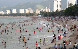 Lấn vịnh Nha Trang để bờ biển rộng hơn?