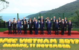 APEC 2017: Các nhà lãnh đạo APEC vui vẻ đi dạo, chụp hình