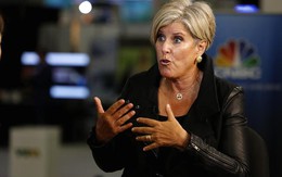 "Phù thủy tài chính" Suze Orman chỉ ra sai lầm về tiền bạc mà 100% chúng ta đều mắc phải