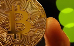 Giá bitcoin sụt mạnh chỉ vài giờ sau khi lập đỉnh