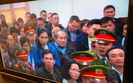 Hình ảnh Hà Văn Thắm, Nguyễn Xuân Sơn và các bị cáo tại phiên tòa xét xử đầu tiên