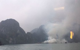 Tàu du lịch cháy dữ dội trên vịnh Hạ Long