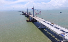 Cây cầu vượt biển dài nhất thế giới và sự chuyển mình của đồng bằng Châu Giang