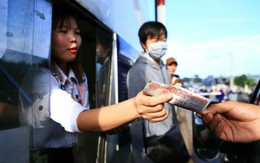 CSGT mời tài xế trả tiền lẻ mua vé BOT Biên Hòa làm việc