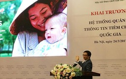 Nụ cười rạng rỡ của bà mẹ đội nón rách và y tế Việt Nam